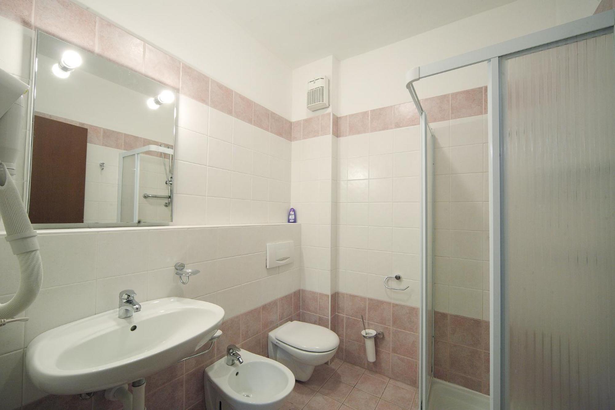 ורבאניה Residence Isolino מראה חיצוני תמונה